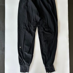 Lululemon Black Joggers in Excellent Condition